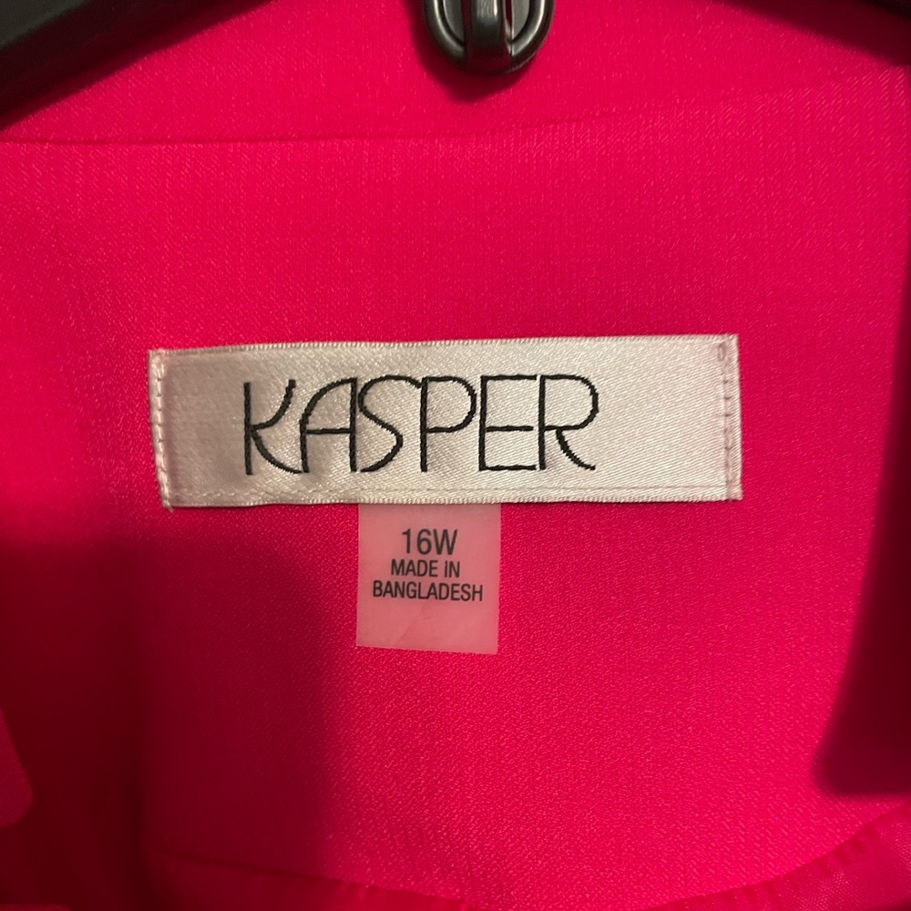 Kasper Hot Pink Jacket with notched collar. - Picture 2 of 2